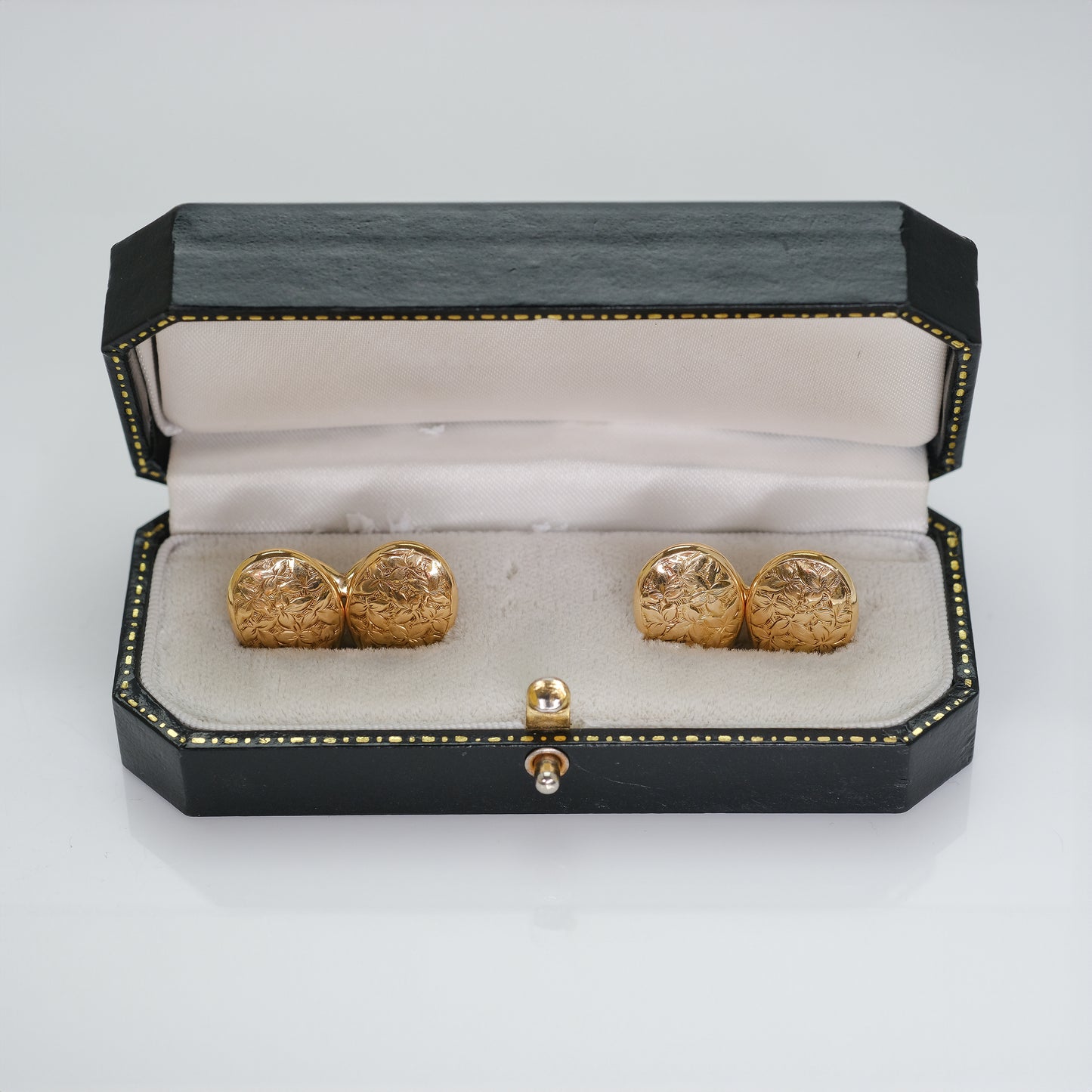 Foliate 18ct Yellow Gold Cufflinks Circa 1890