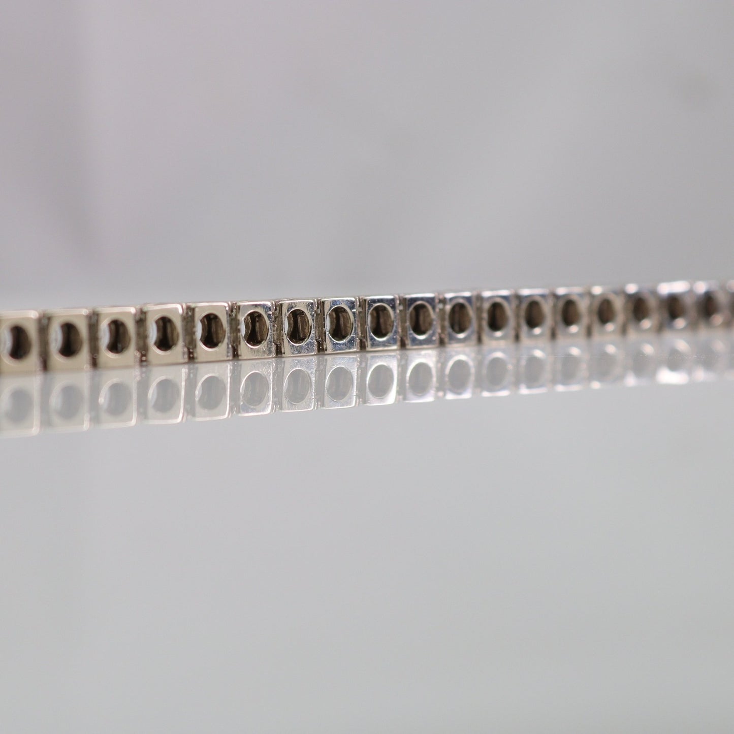 Vintage White Gold Diamond Line Bracelet - 7 carats