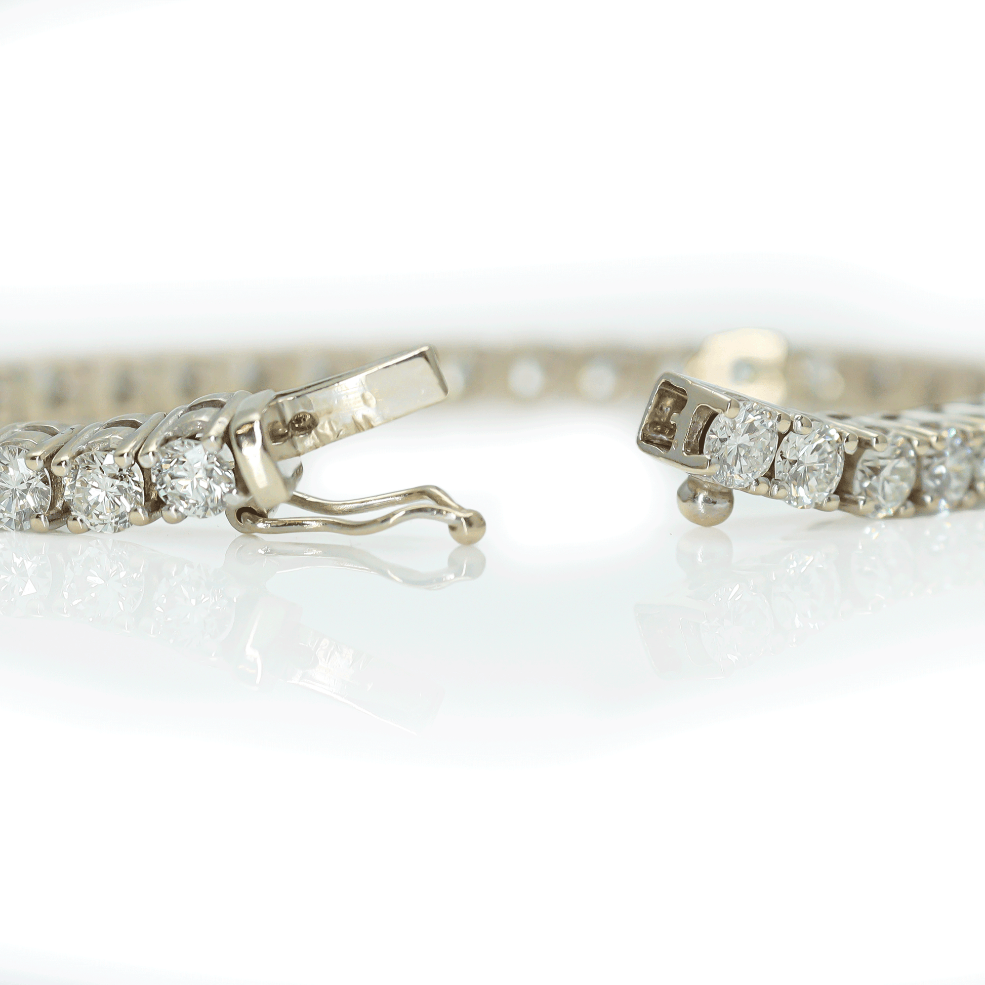 Contemporary 18 Carat White Gold Diamond Line Bracelet - Friar House